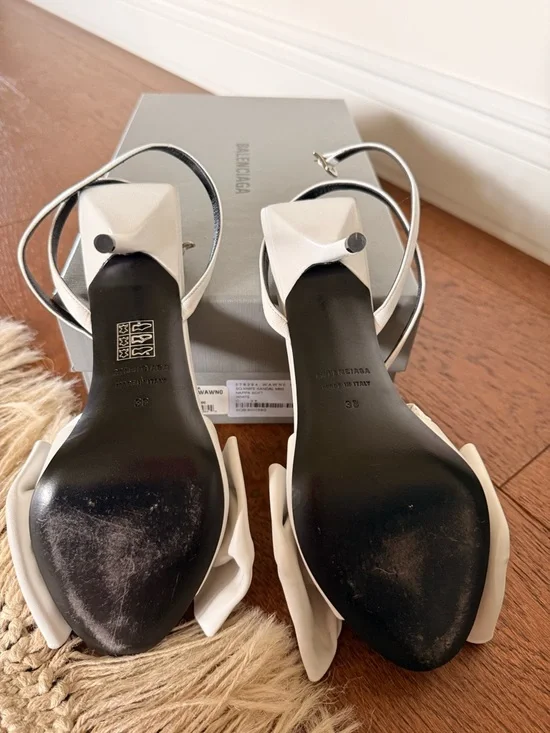 Balenciaga White Nappa Soft Leather Bow Knife Sandal - size 38 - Picture 3 of 5